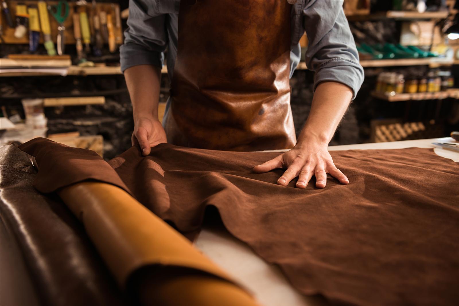 Setting seams with a cobbler's hammer